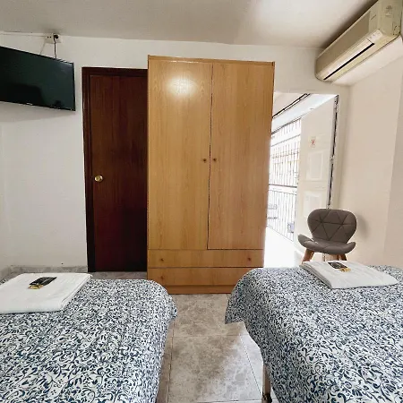 Хостел Monreal *