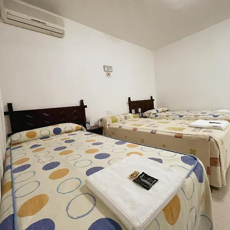 Monreal Хостел *