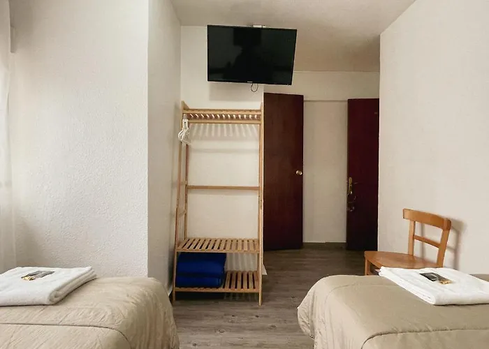 Hostel Monreal *