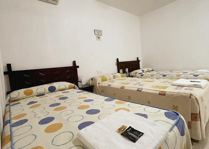 Monreal Hostel *